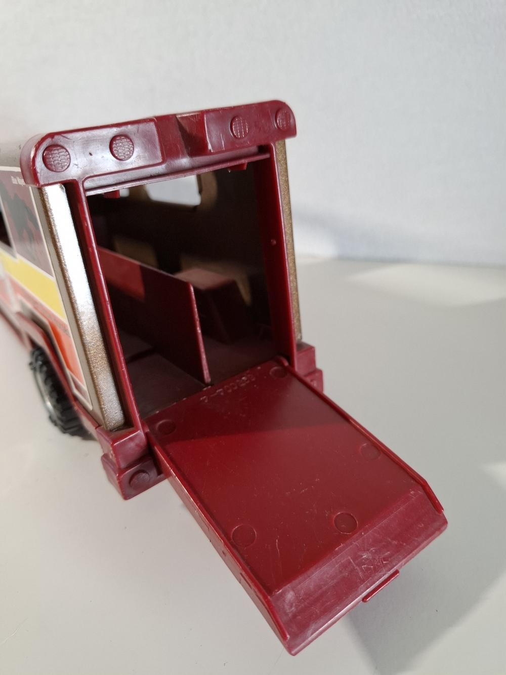 Nylint Vintage 90s Metal Red Kids Stable Trailer Toy - Picture 12 of 12